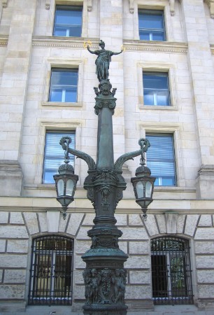 Stotzscher Kandelaber vor Reichstagsgebäude Berlin